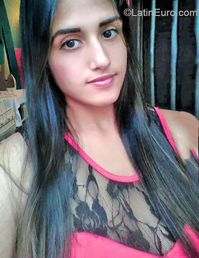 Date this exotic Venezuela girl Grey from Barinas VE2691