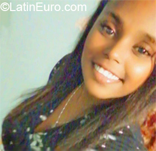 Date this charming Dominican Republic girl Scarlet from Santo Domingo DO35996