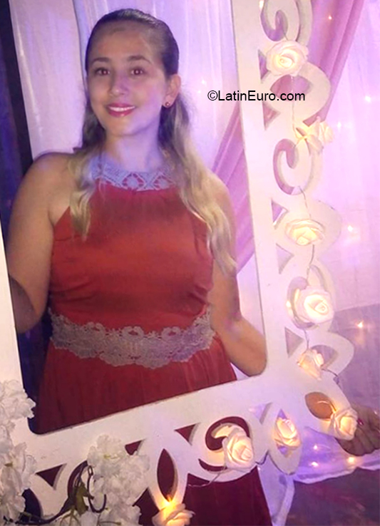 Date this cute Colombia girl Silvia from Bucaramanga CO26027