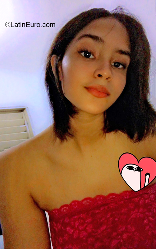 Date this sultry Dominican Republic girl Destiny from Santo Domingo DO36060