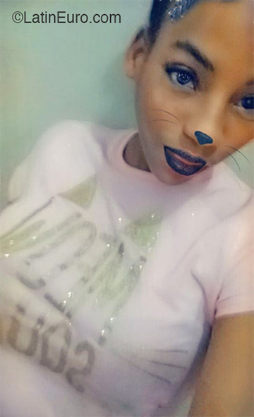 Date this voluptuous Dominican Republic girl Ruth from Santo Domingo DO36087