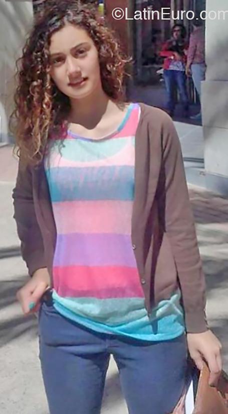 Date this pretty Argentina girl Victorina from Bueno Aires AR240