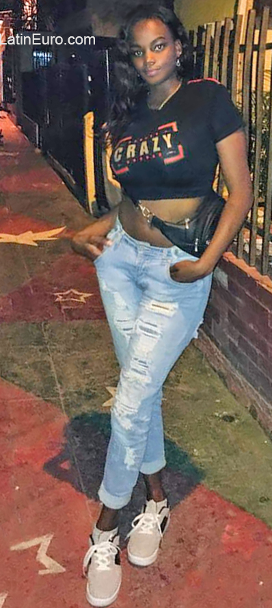 Date this hot Colombia girl Leidy from Cali CO26073