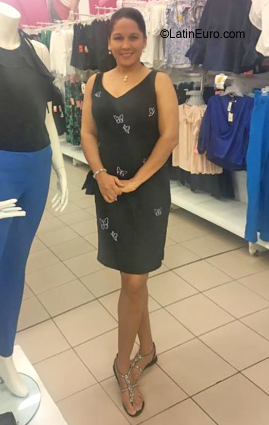 Date this tall Dominican Republic girl Natalia from Sabana De La Mar DO36112