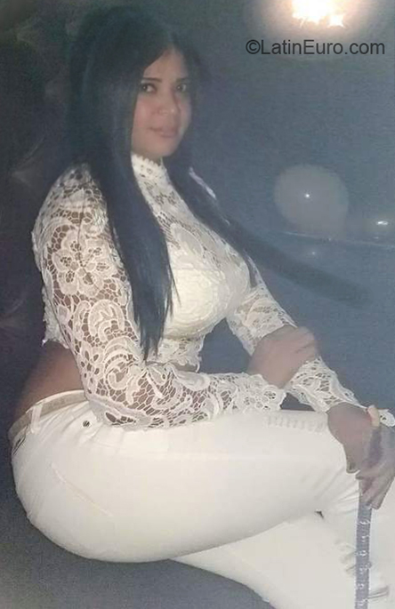 Date this beautiful Dominican Republic girl Lus from Santiago DO36178