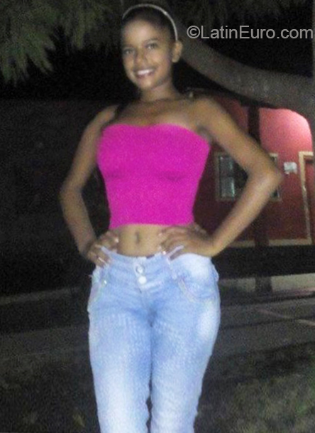 Date this georgeous Colombia girl Neyla from Bucaramanga CO26125