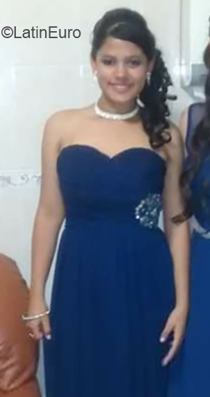 Date this beautiful Mexico girl Vanessa from Saltillo MX1700