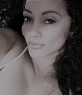 Date this foxy Colombia girl Luna from Cali CO26138