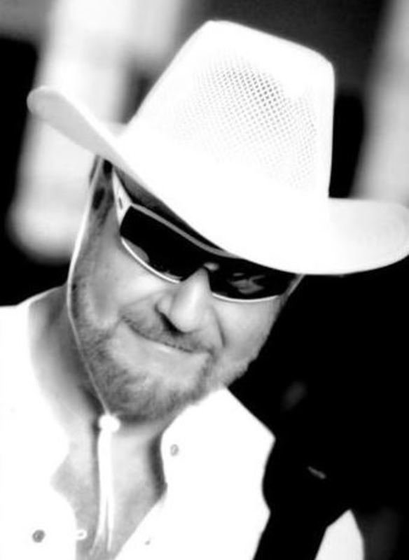 Date this young Canada man Val from Toronto CA820