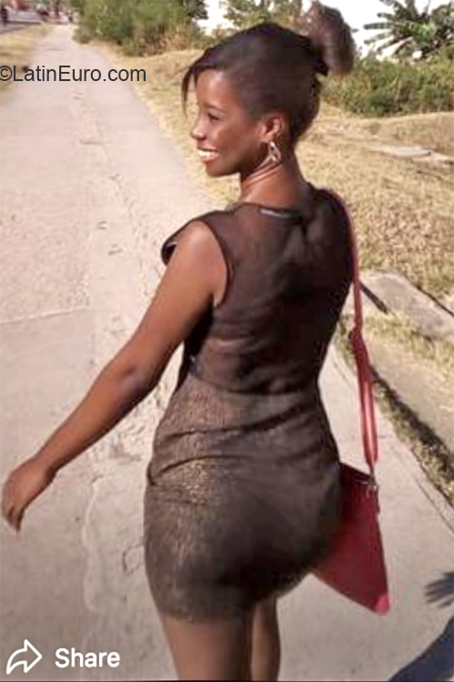 Date this gorgeous Cuba girl Anislie from Santiago de Cuba CU620