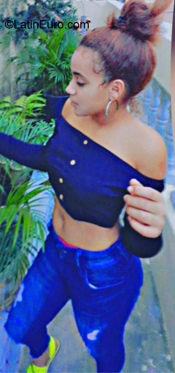Date this tall Dominican Republic girl Karol from La Vega DO36415