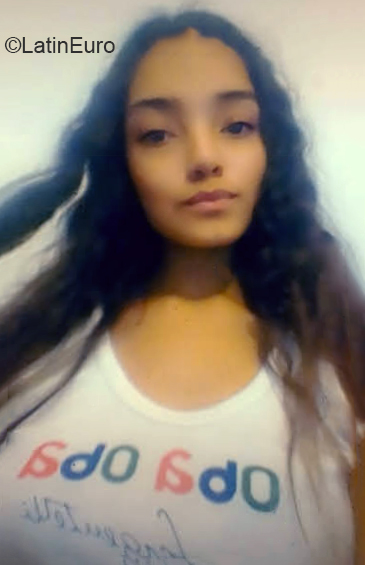 Date this passionate Argentina girl Laura from Buenos Aires AR254