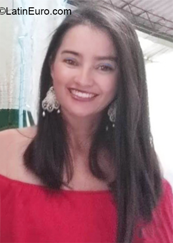 Date this tall Colombia girl Daniela from Pitalito CO26672