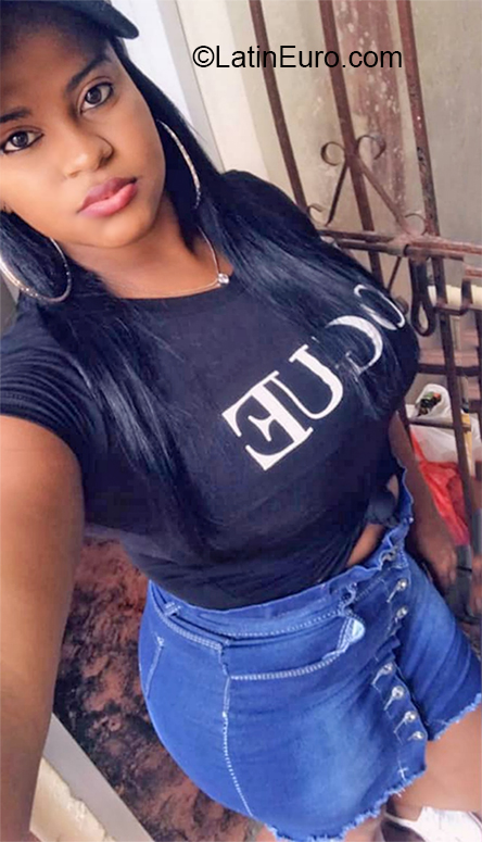 Date this fun Dominican Republic girl Domairis from Santo Domingo Este DO36485