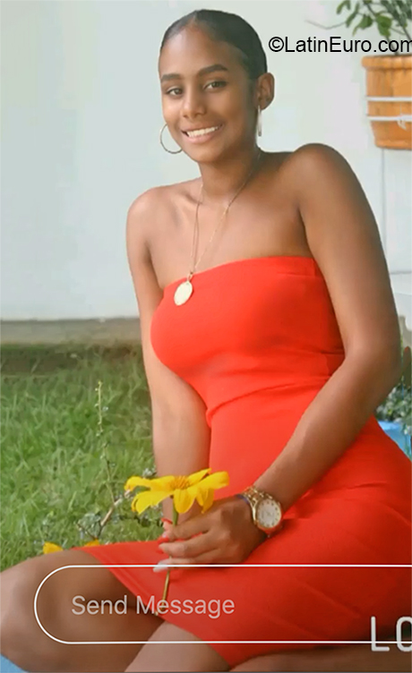 Date this sultry Dominican Republic girl Scarlin from Santiago DO36565