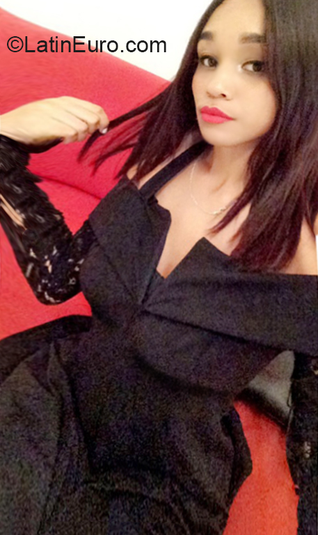 Date this georgeous Dominican Republic girl Stephanie from La Vega DO36567