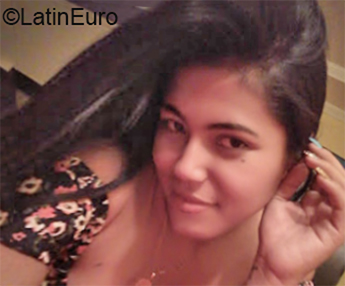 Date this gorgeous Venezuela girl Ana Paula from Caracas VE2796