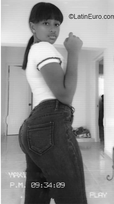 Date this exotic Dominican Republic girl Maxil from Hato Mayor DO36585