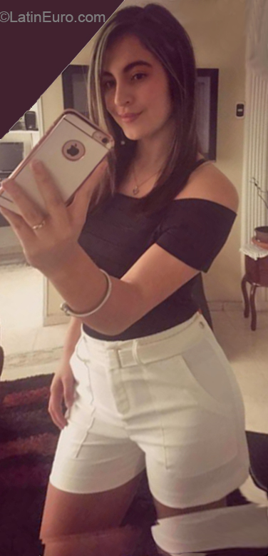 Date this hard body Colombia girl Andrea Camilla from Bogota CO26326