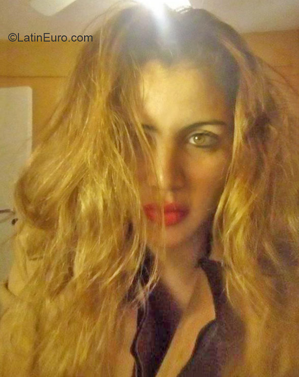 Date this beautiful Argentina girl Tamara from Buenos Aires AR272