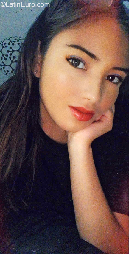 Date this young Mexico girl Paulina from Villagran MX1724