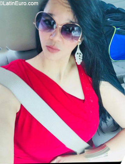 Date this athletic Dominican Republic girl Irvana from Santiago DO36760