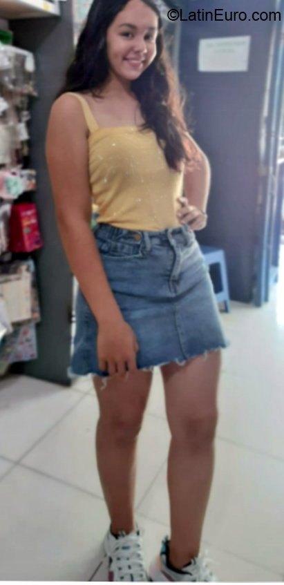 Date this gorgeous Colombia girl Daniela from Bogota CO26380