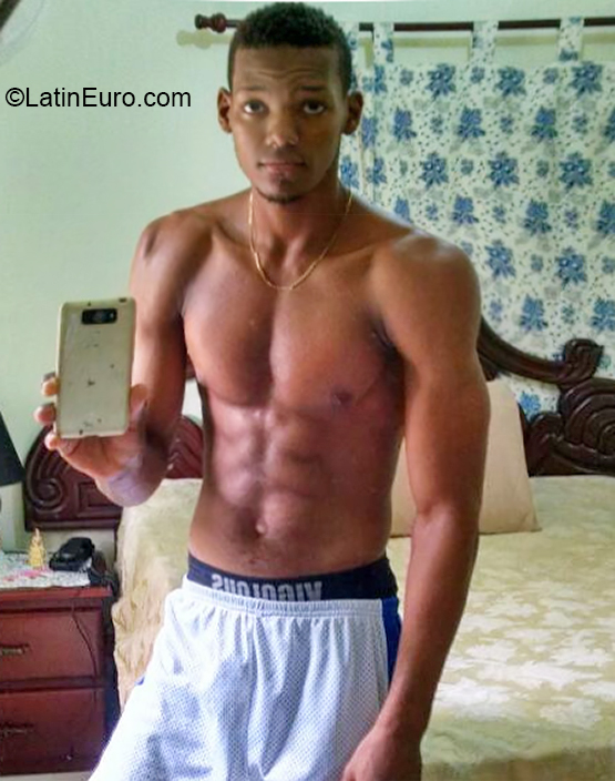 Date this good-looking Dominican Republic man Jore from Santo Domingo DO36772