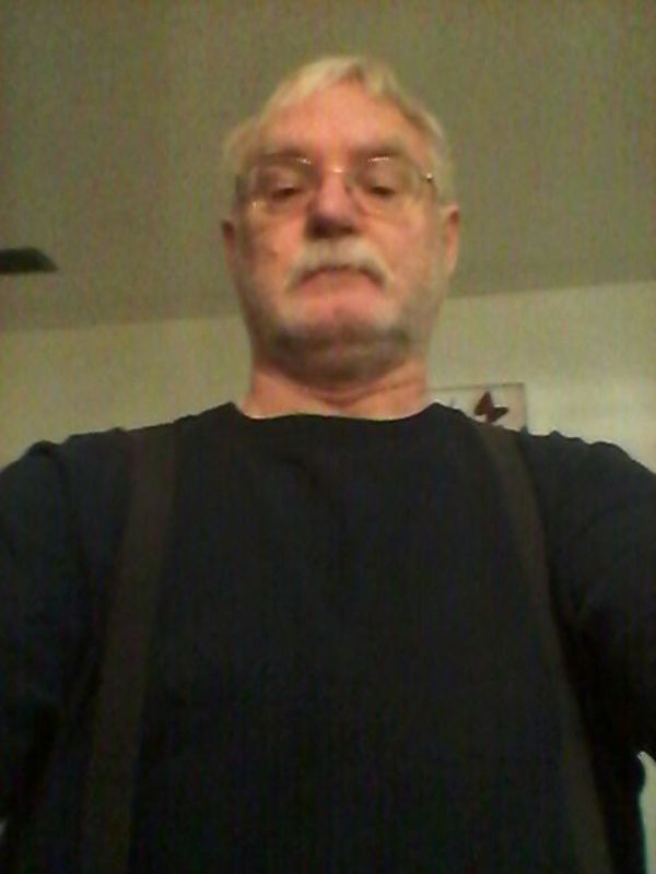 Date this funny Canada man Mike from Vancouver CA825