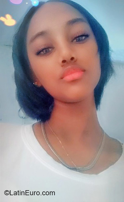 Date this voluptuous Dominican Republic girl Yenny from San Pedro De Macoris DO36779