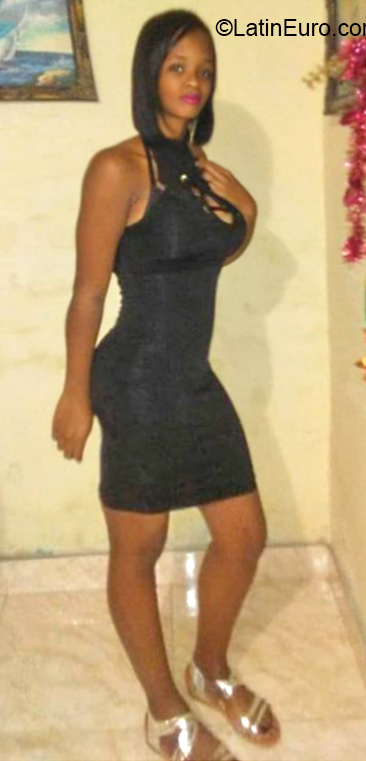 Date this foxy Dominican Republic girl Yuleisi from Santo Domingo DO36802