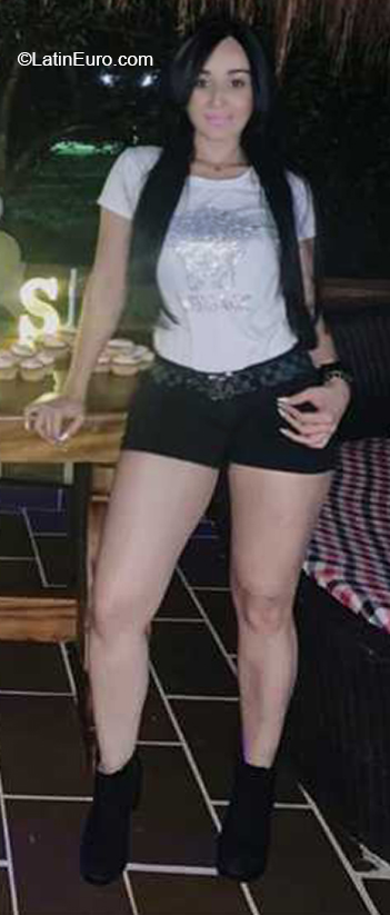 Date this good-looking Colombia girl Ana from Medellin CO26414