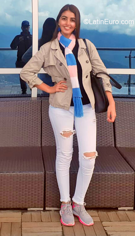 Date this happy Venezuela girl Andrea from San Cristobal VE2857