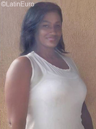 Date this young Colombia girl Juana from Cali CO26451