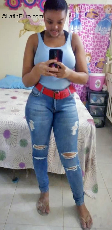 Date this exotic Dominican Republic girl Lisbeth from Santiago DO36915