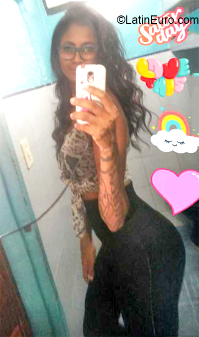 Date this athletic Venezuela girl Cynthia from Caracas VE2877