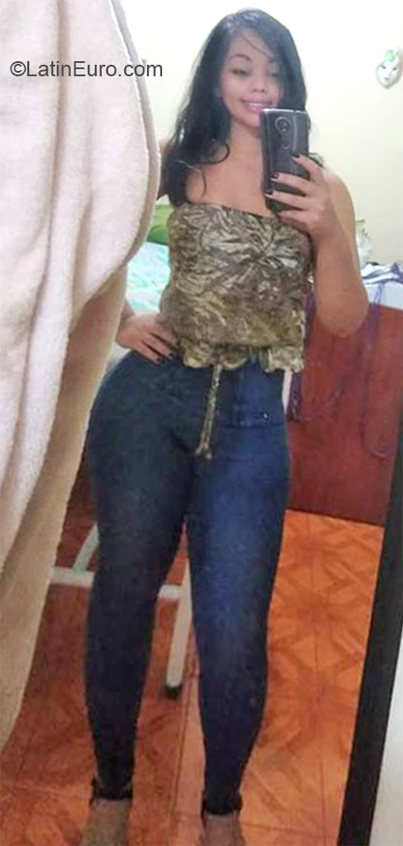 Date this tall Peru girl Karla from Lima VE2880