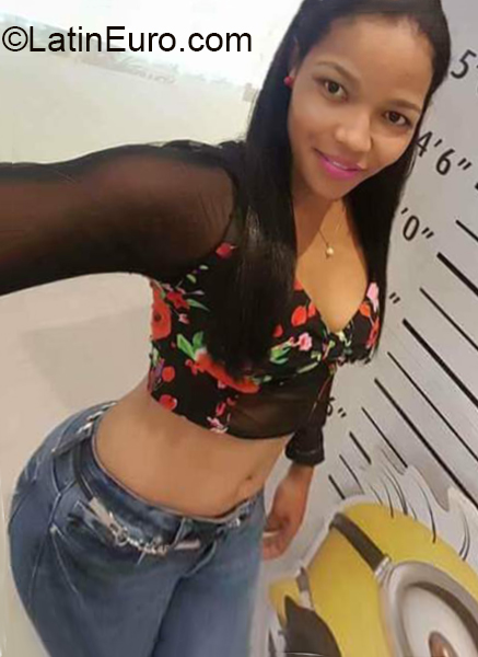 Date this athletic Dominican Republic girl Alba from Puerto Plata DO36962