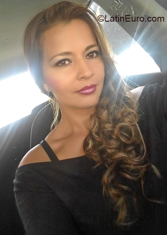 Date this sultry Colombia girl Andrea from Bogota CO26511