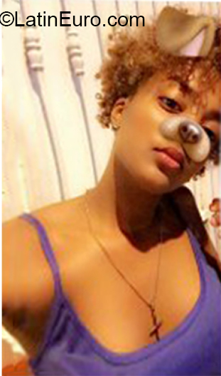 Date this nice looking Dominican Republic girl Ana Luisa from Santo Domingo DO37014