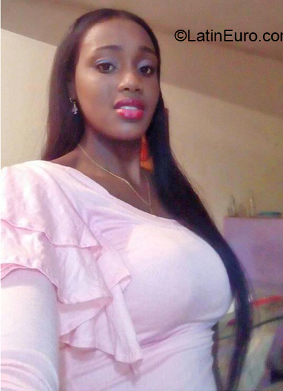 Date this happy Colombia girl Flaka from Cali CO26528