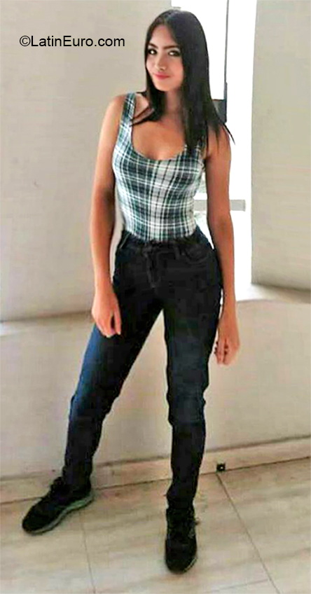 Date this lovely Venezuela girl Stephany from Caracas VE2902