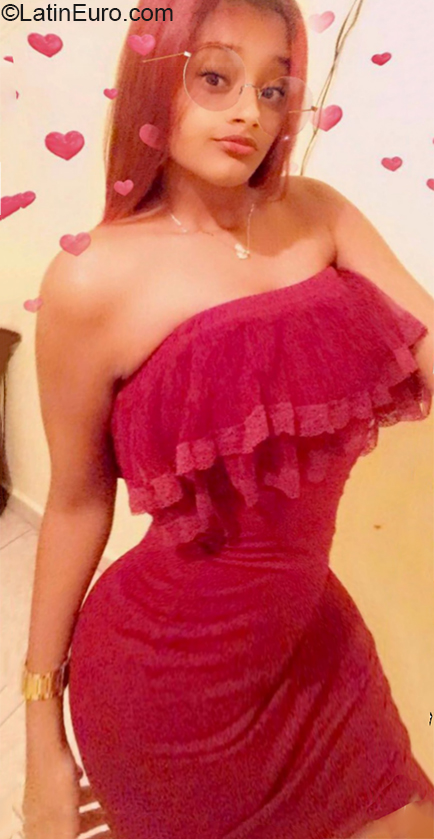 Date this young Dominican Republic girl Clarissa from La Romana DO37058