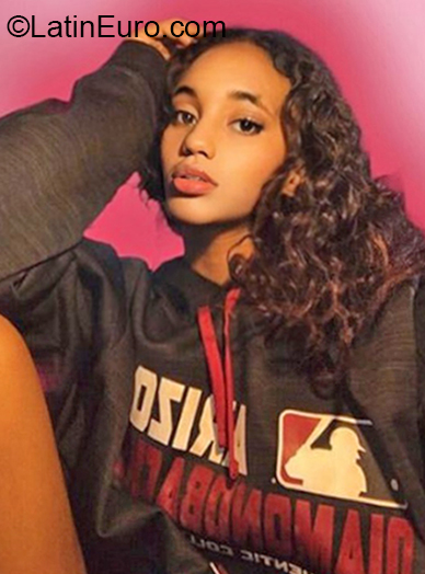 Date this pretty Dominican Republic girl Karla from La Romana DO37060