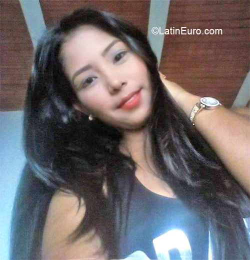 Date this voluptuous Colombia girl Luz from Villavicencio CO26591
