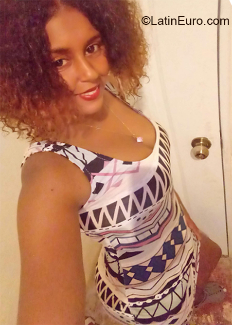 Date this good-looking Dominican Republic girl Yosi from San Pedro de Macoris DO37158