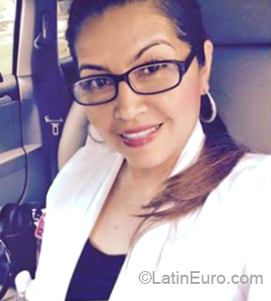 Date this nice looking United States girl Letty from Houston US20585