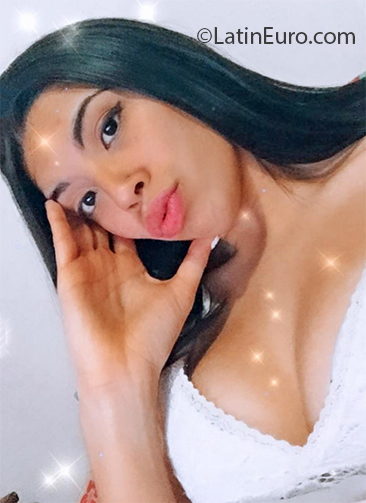 Date this passionate Argentina girl Candela from Buenos Aires AR316