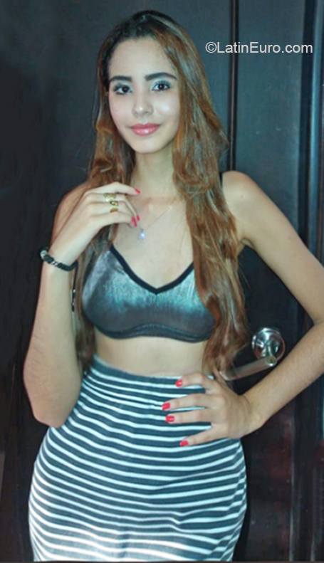 Date this charming Colombia girl Katherine from Medellin CO26666
