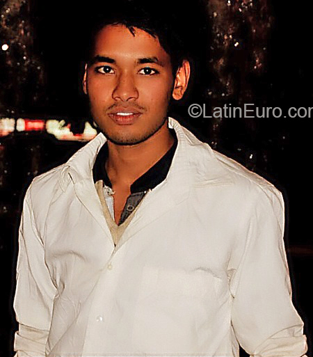 Date this beautiful India man Rey from New Delhi IN372